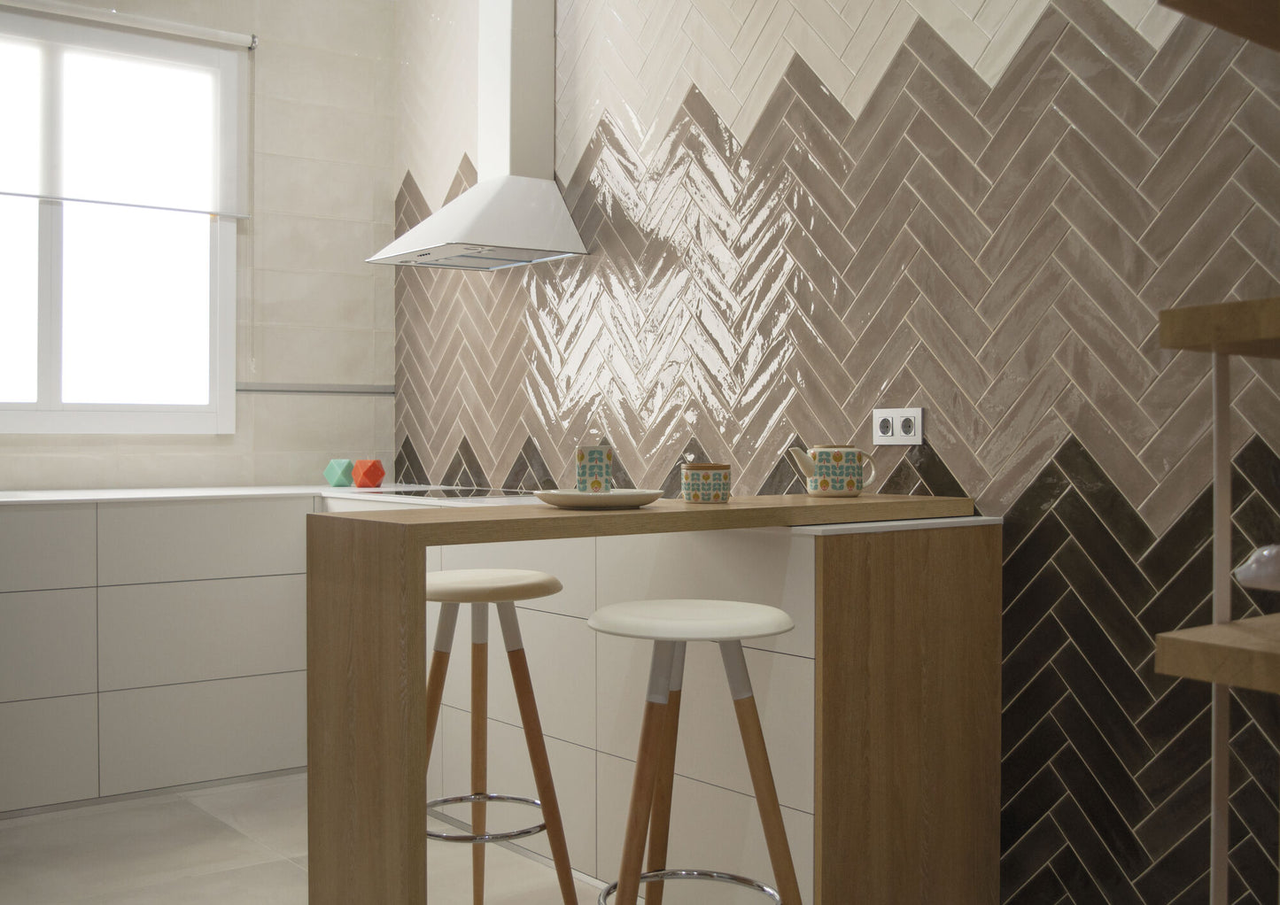 Faianta Opal Ivory 7.5x30 cm, finisaj lucios, productie Spania