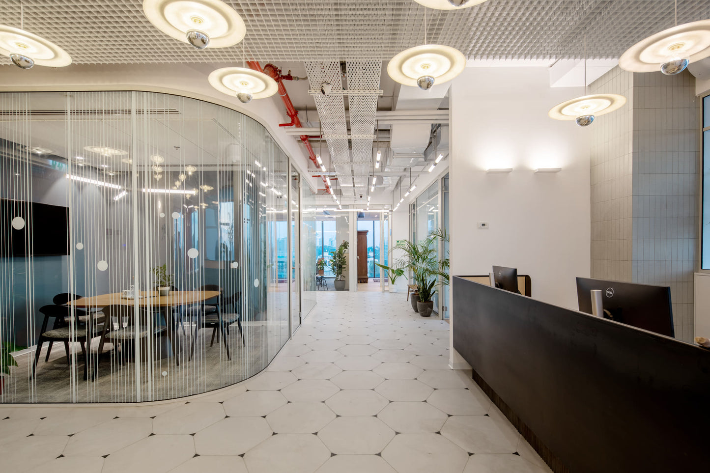 Gresie Pietra Salerno Gris 51,6x56,5cm  + Star Seine Basalto 4,3x4,8cm