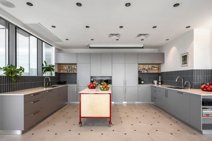 Gresie Pietra Salerno Gris 51,6x56,5cm  + Star Seine Basalto 4,3x4,8cm