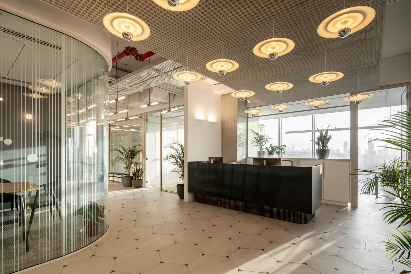 Gresie Pietra Salerno Beige 51,6x56,5cm + Star Seine Basalto 4,3x4,8cm